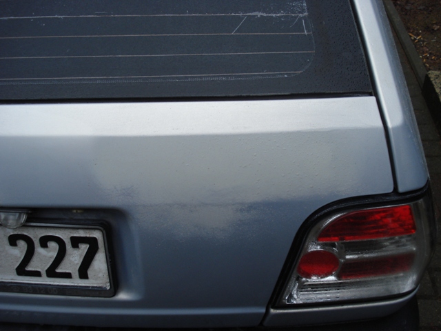 Anhang ID 86312 - Heck grundiert mit regen.JPG
