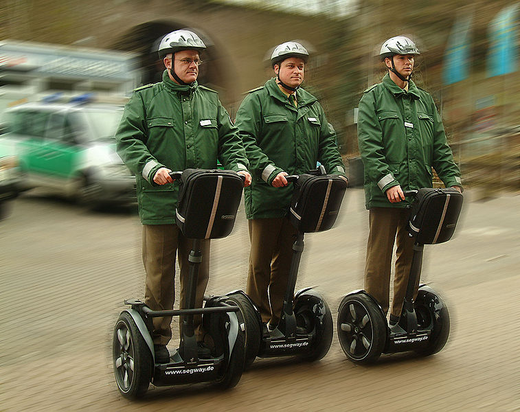 Anhang ID 101655 - 757px-Segway_Polizei_4.jpg