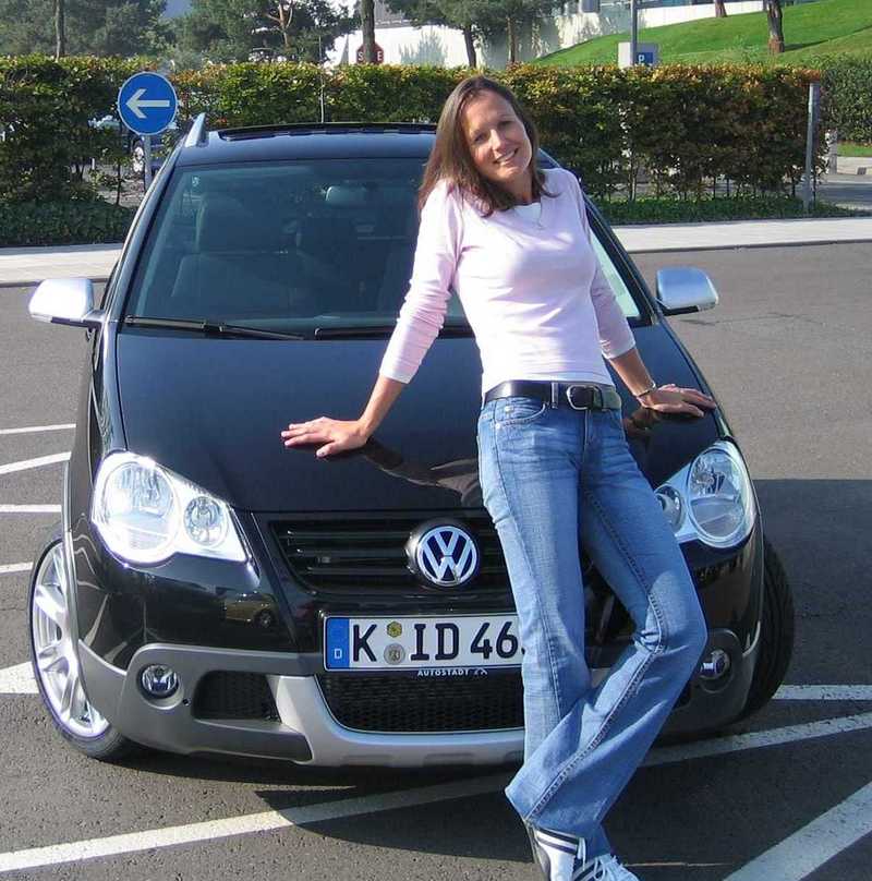 Anhang ID 22851 - 2006-10-12 kleiner schwarzer Freund in der Autostadt.jpg