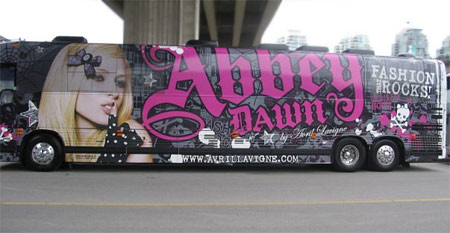 Anhang ID 136086 - avril-tour-bus.jpg