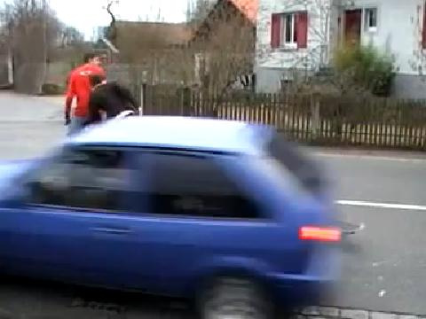 Anhang ID 125424 - Verdammt knappe Sache - Lustiges Video, Fun Video Clip - ROFL.TO.jpg