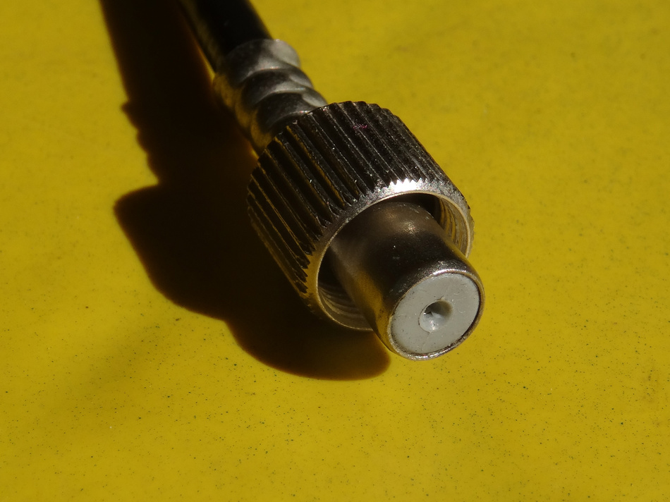 Anhang ID 205894 - Anschluß Kotflügel-Antenne.jpg
