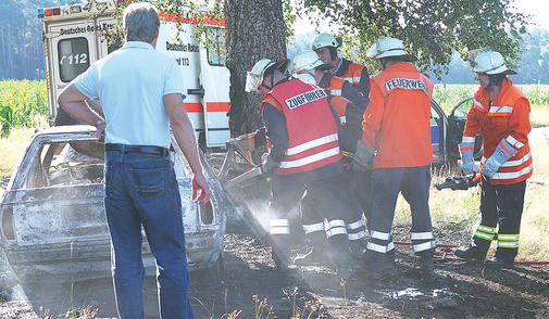 Anhang ID 123150 - Tragischer-Unfall-bei-Ummern-Beifahrer-verbrennt-im-Autowrack_ArtikelQuer.jpg